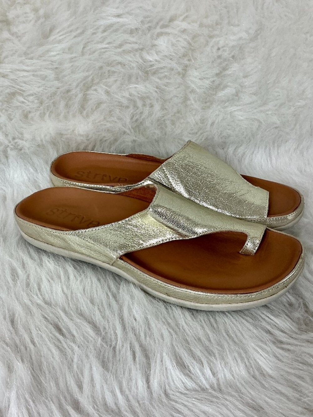 Strive Gold Metallic Toe Wrap Capri II Sandals 9